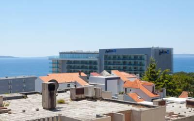 Cool Apartment Split Exterior photo
